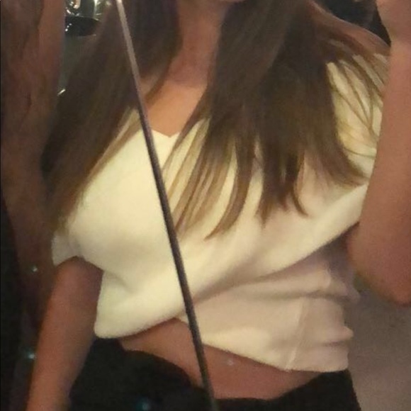 Cropped White Overlap Top - Picture 3 of 3